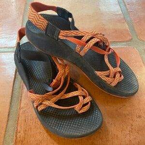 Chacos women’s 8, double strap, toe loop